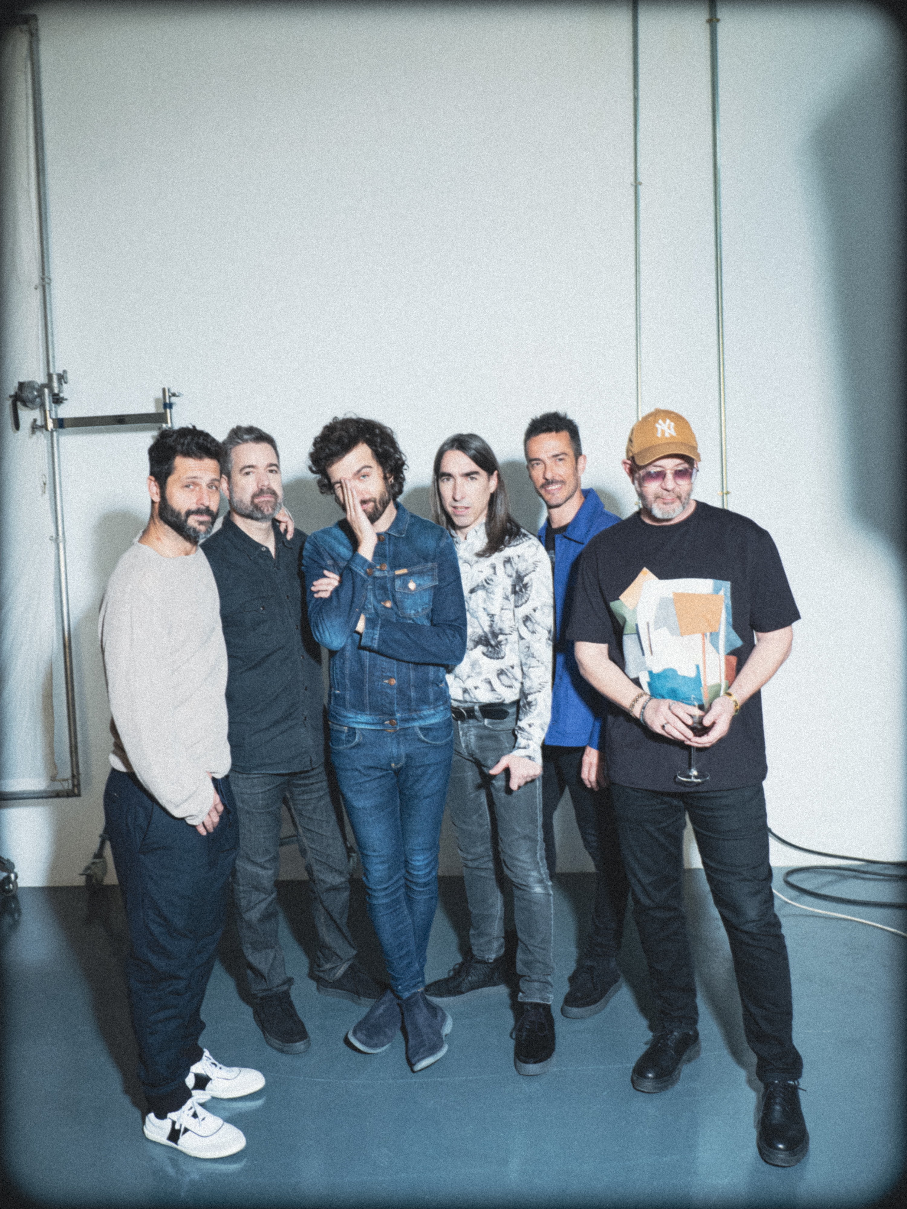 Vetusta Morla lanza ‘Puentes’ y ‘Catedrales’