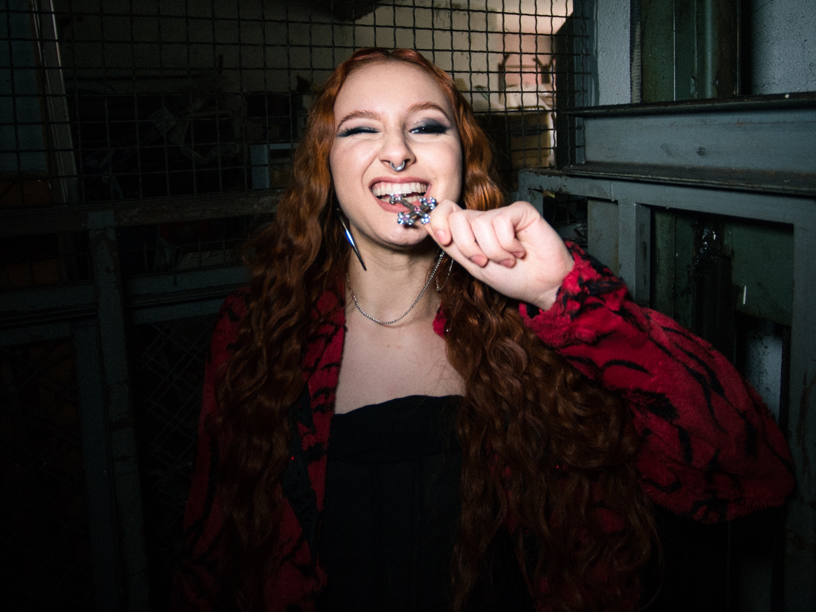 Ruslana - Videoclip de 'Las Chicas Malas Desafinan'