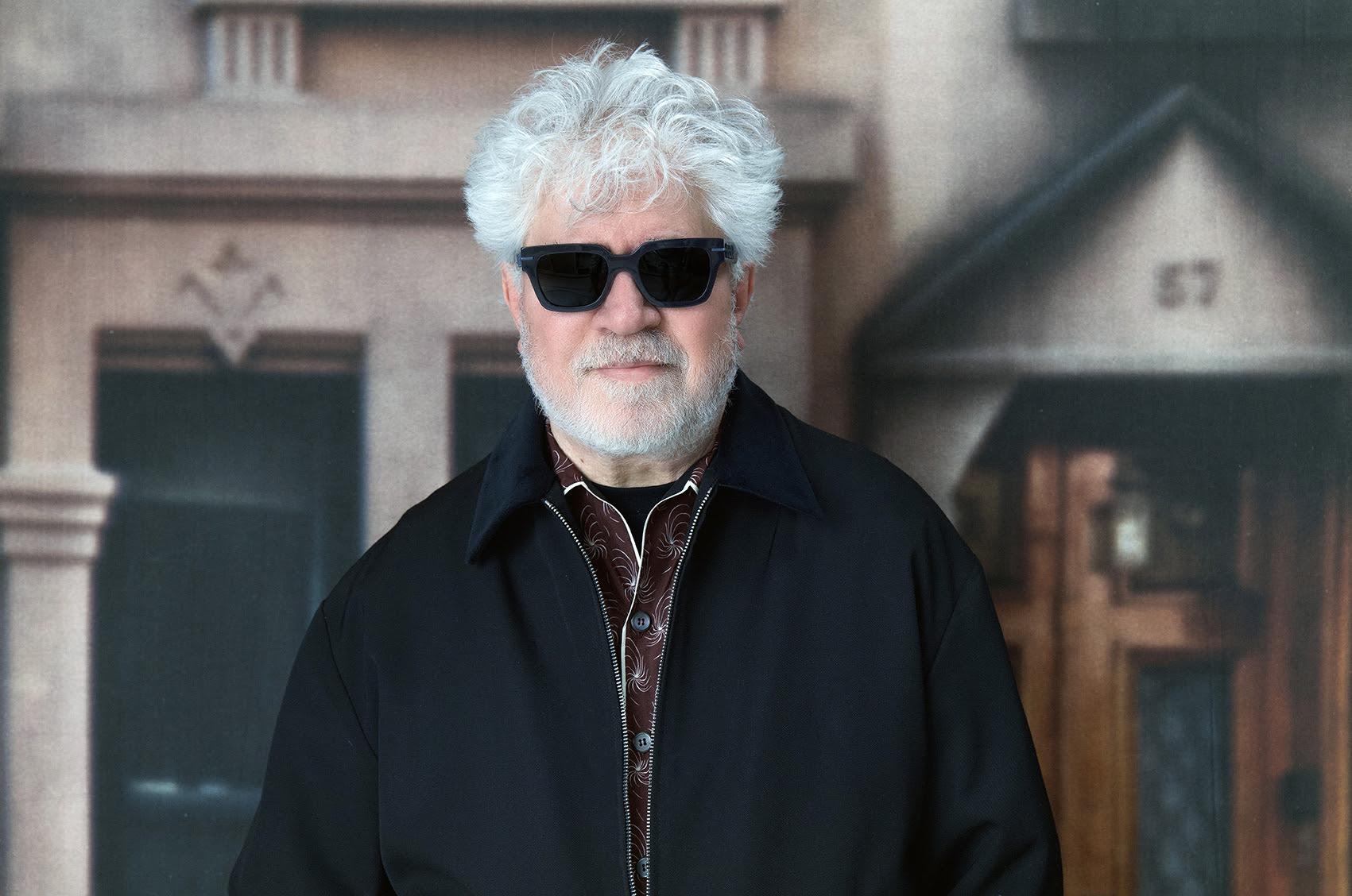 Almodóvar competirá por el León de Oro con su nueva película ‘La habitación de al lado’ 
