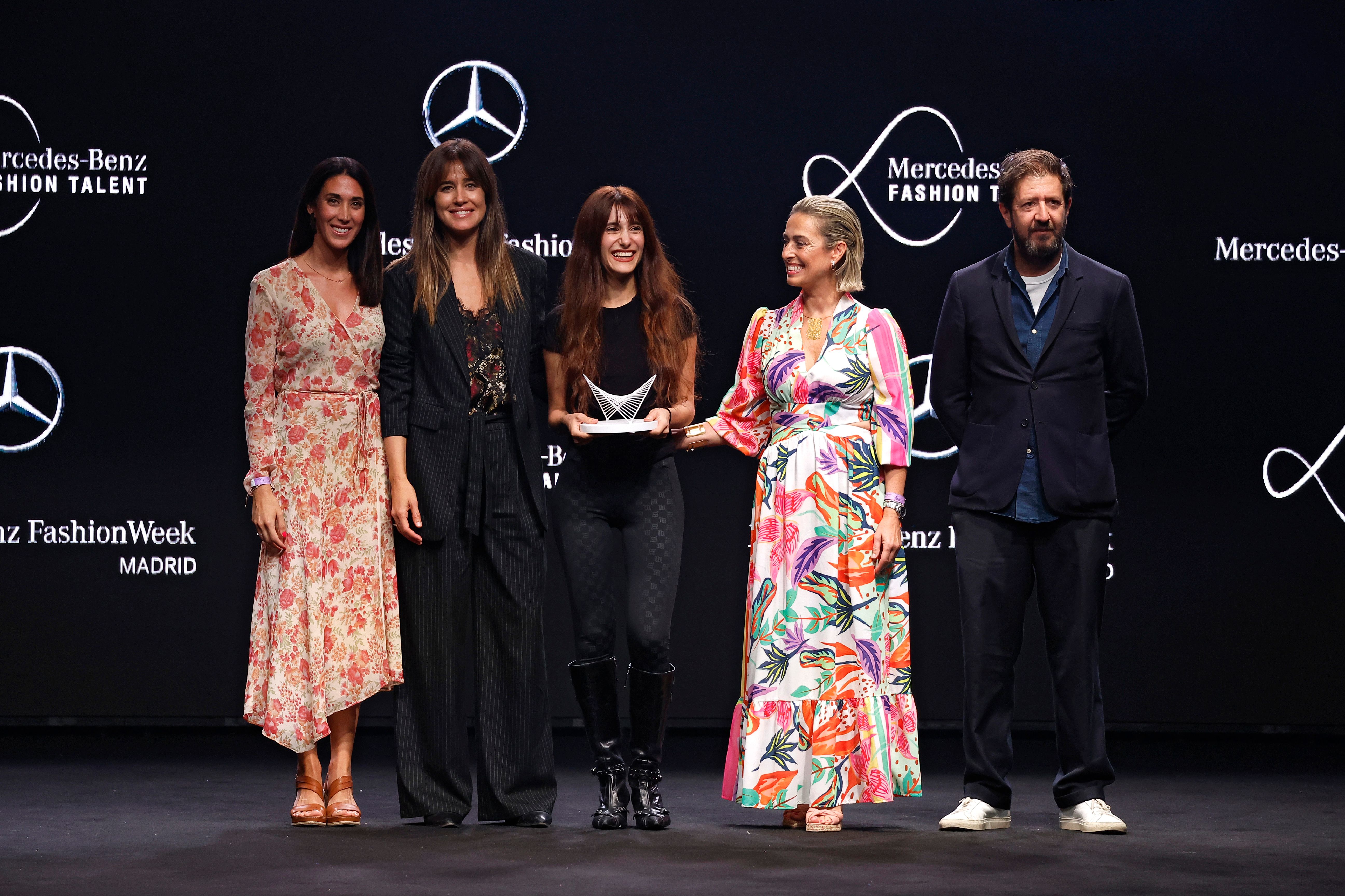 Alejandre gana el premio Mercedes-Benz Fashion Talent