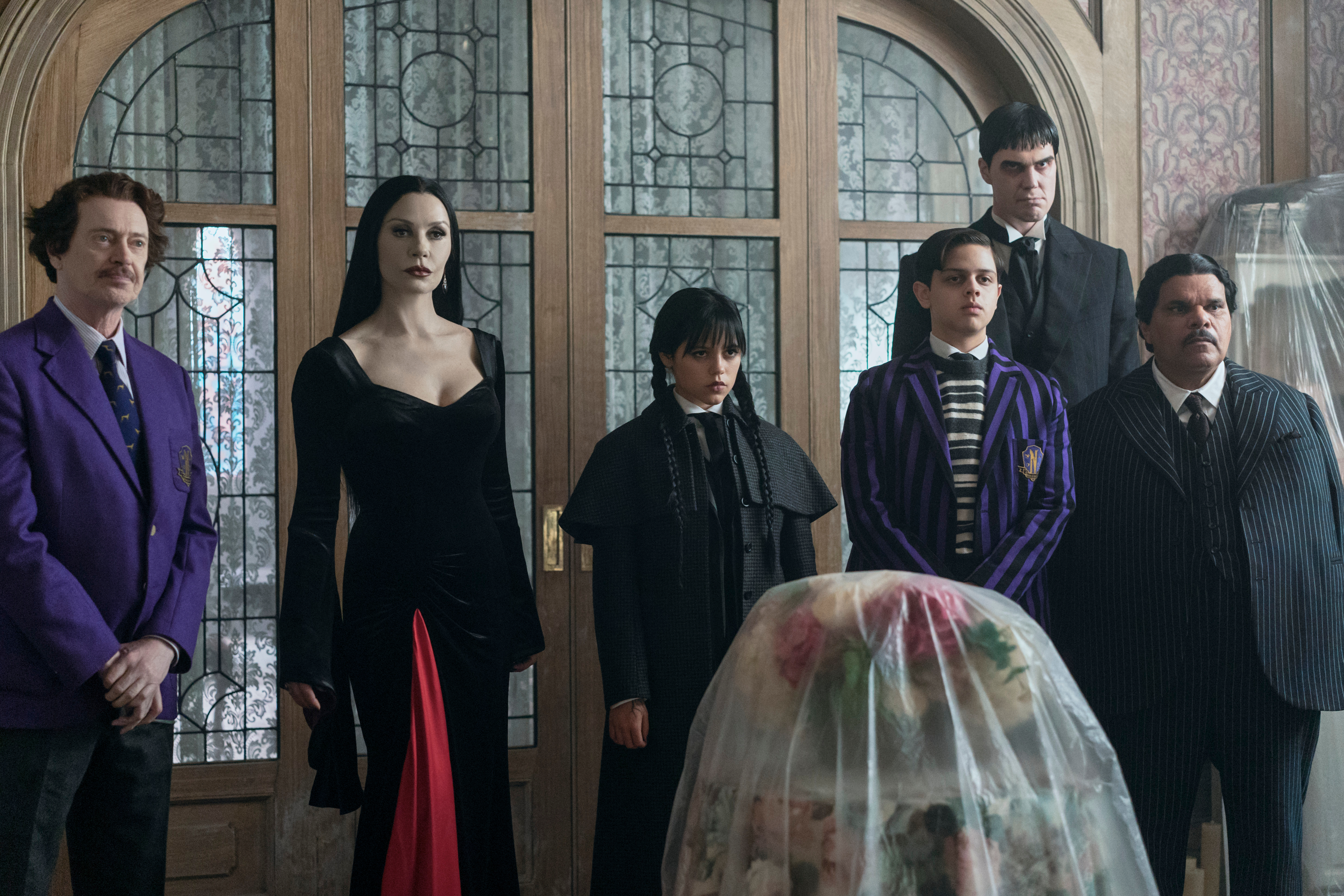 La familia Addams en la segunda temporada de la serie 'Miércoles'