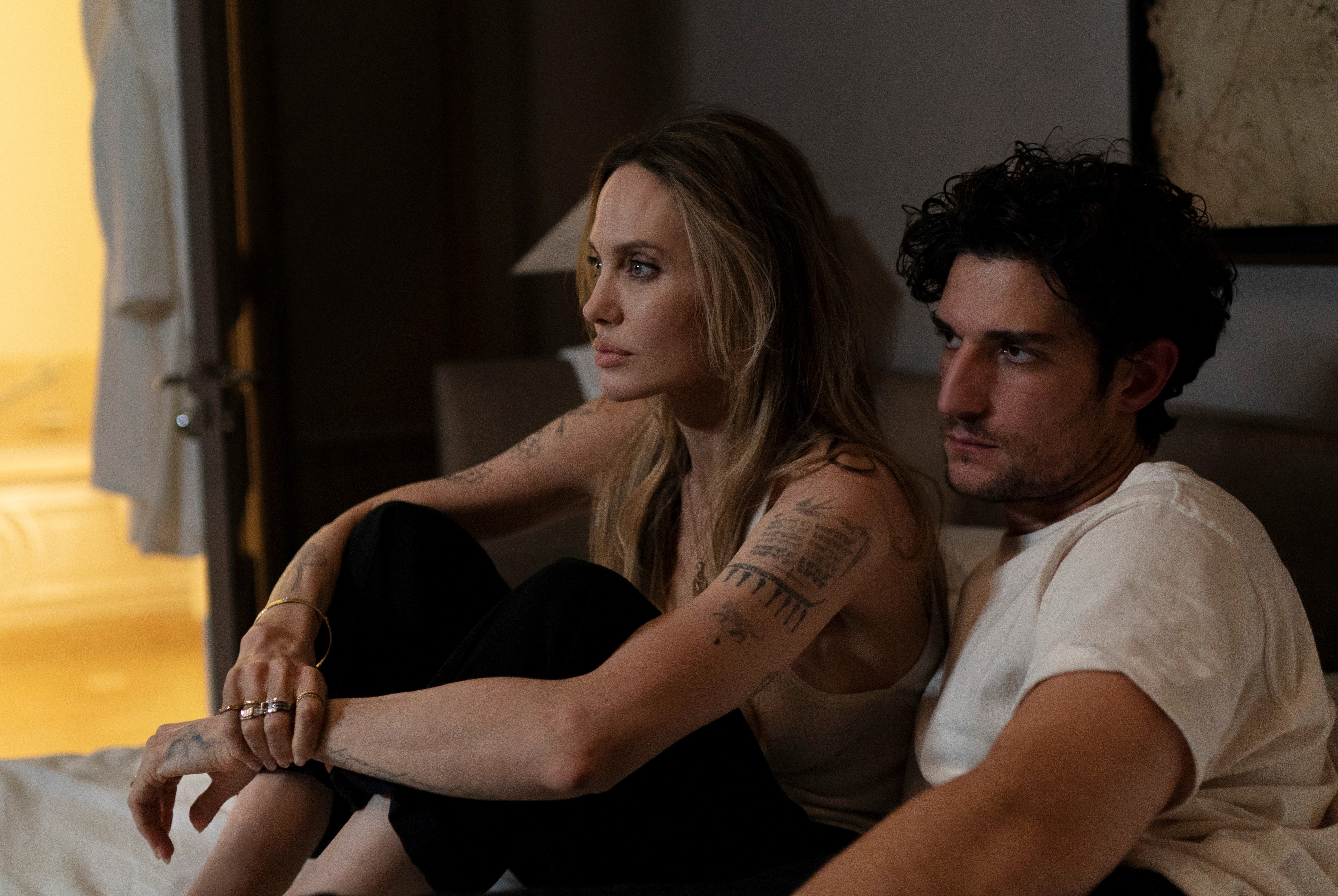 Angelina Jolie y Louis Garrel en 'Couture'
