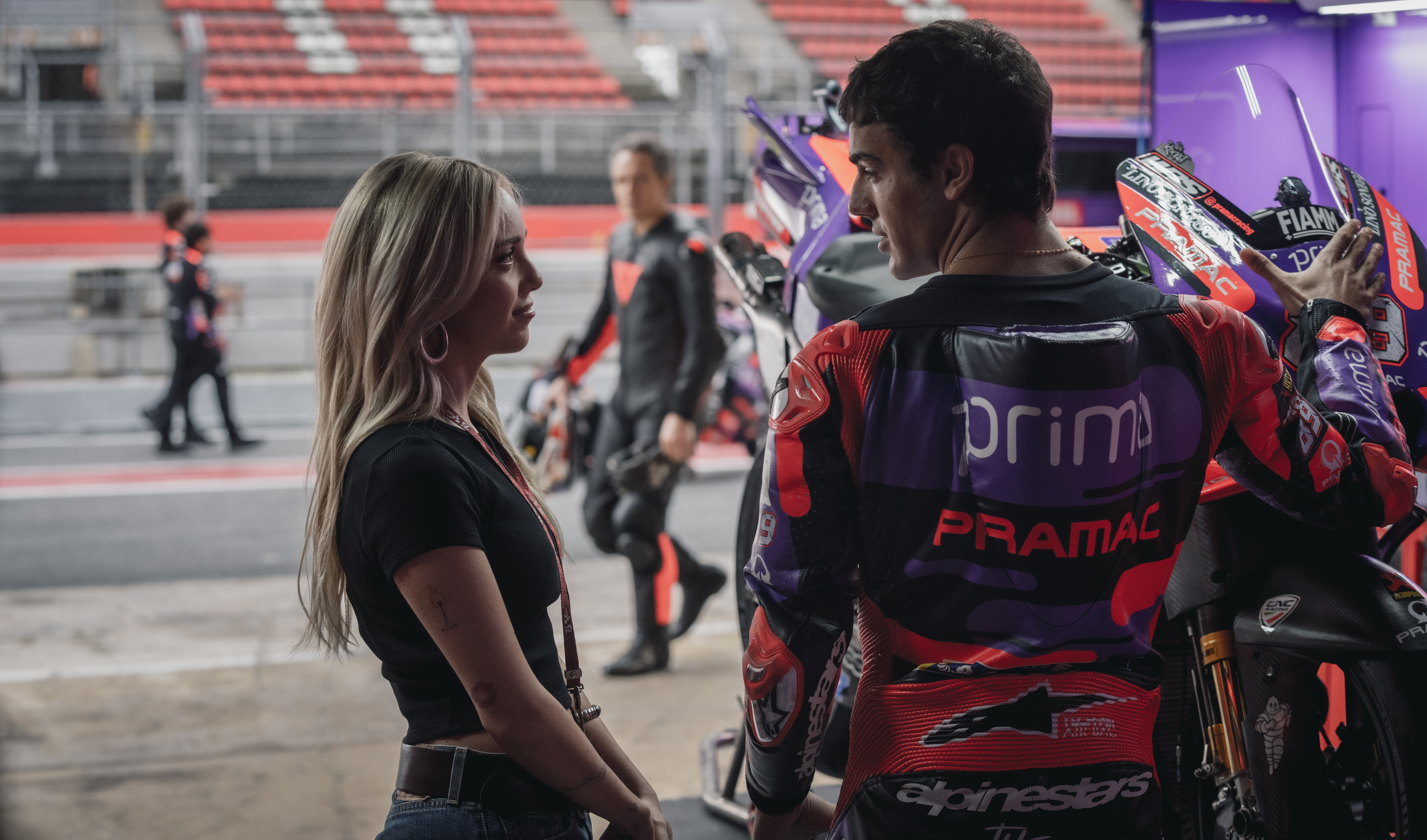 ‘Ídolos’: así es la película de Ana Mena y Óscar Casas sobre MotoGP™